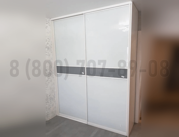 Шкаф со стеклом в Старой Купавне